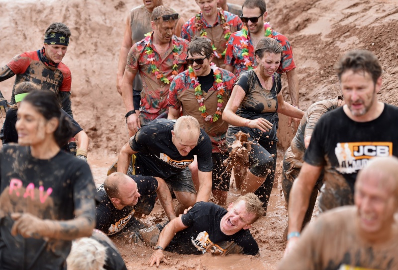 Records broken at JCB Mud Run - Profi