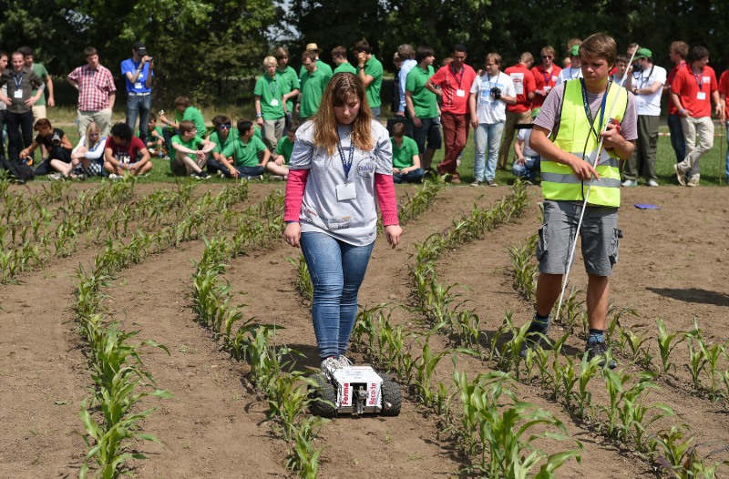 Robots-in-action-at-German-Field-days-3155917_0