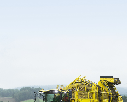 Ropa-Tiger-5-beet-harvester-di-10-2015
