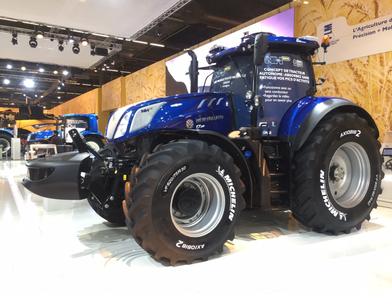 SIMA-2017-New-Holland-autonomous-tractor-7791896_0