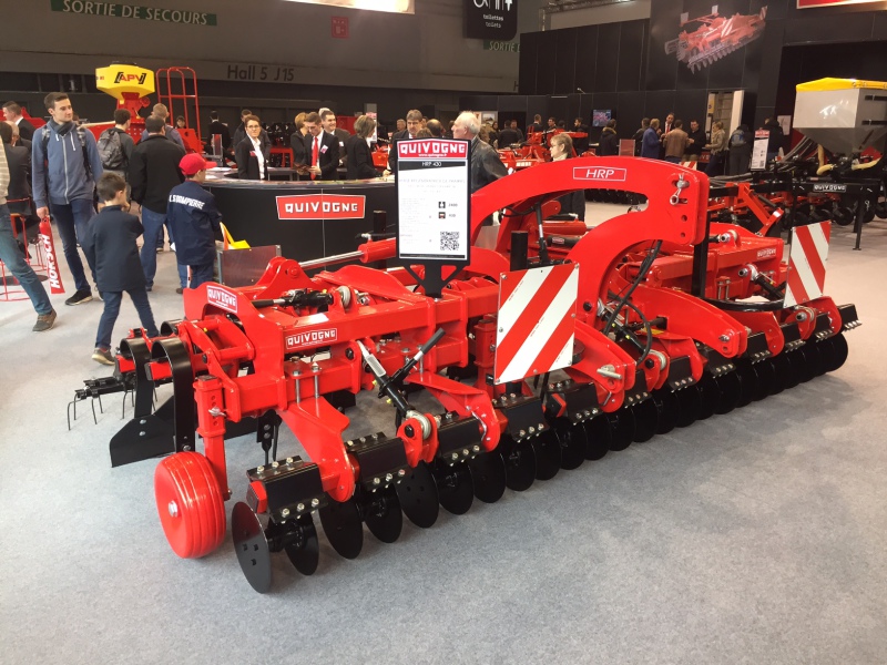 SIMA-2017-Quivogne-shows-pasture-regenerator-7867038_0