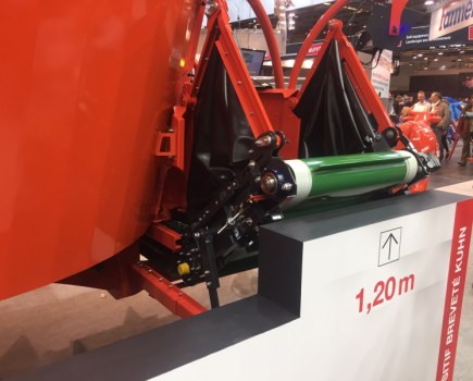 SIMA-2017-Side-shift-option-for-Kuhn-mixers-7805232_0