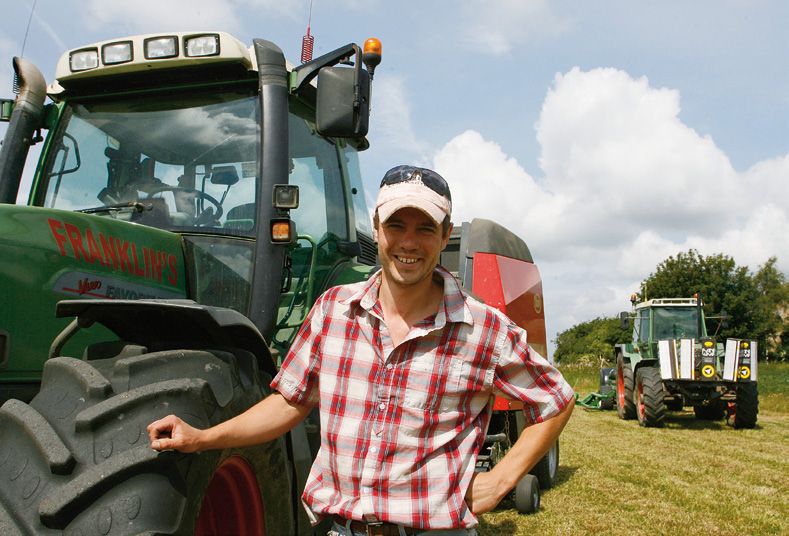 -Second-hand-tractor-policy-for-Glos-contractor-CM-4-2011