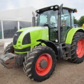 Second-hand-tractors-selling-well-8450448_1