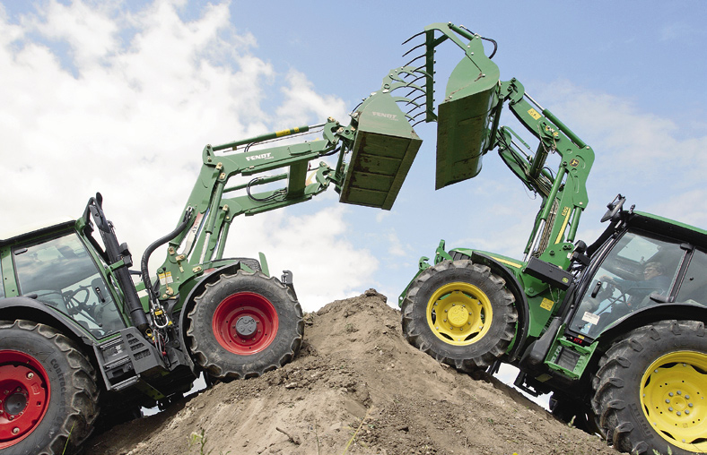 Selection John Deere 583-and-Fendt-Cargo-pt-01-2010
