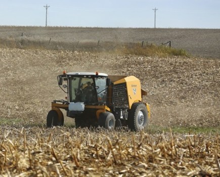 Self-propelled-baler-in-the-maize-8912709_0