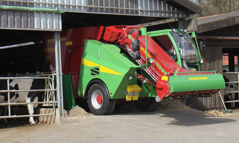 Self-propelled-diet-feeder-contract-hire-package-8268116_0