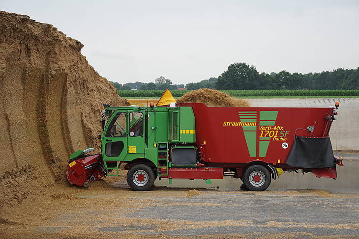Strautmann-autonomous-mixer-wagon-8811941_0