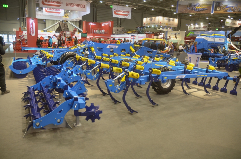 TechAgro-Farmet-adds-12-5m-wide-Fantom-2924799_0
