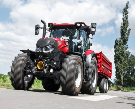Third-transmission-option-for-the-Maxxum-8426881_0