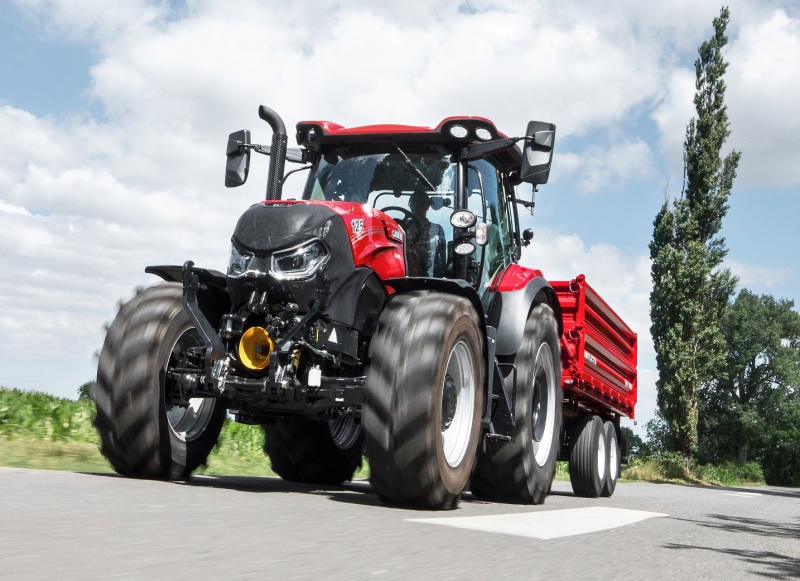 Third-transmission-option-for-the-Maxxum-8426881_0