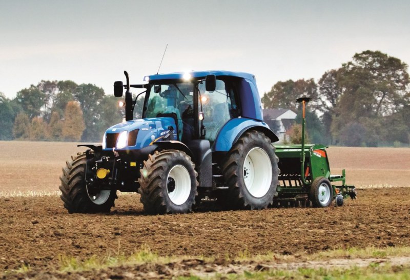 UK-debut-for-New-Holland-s-methane-tractor-3606453_0