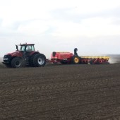 Vaederstad-establishes-new-maize-drilling-record-8102676_2