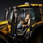 Valtra-builds-gold-painted-tractor-2827057_1