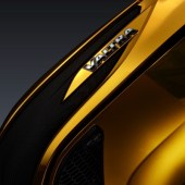 Valtra-builds-gold-painted-tractor-2827057_2