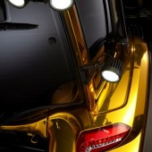 Valtra-builds-gold-painted-tractor-2827057_3