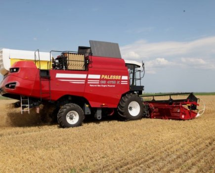World-s-first-gas-powered-combine-8712108_0