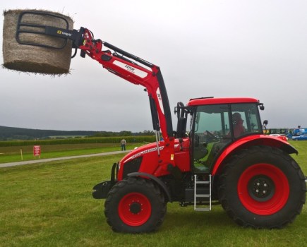 Zetor-tractor-loaders-made-in-Sweden-8700779_0