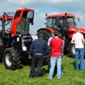 Zetor-tractor-show-covers-25-699km-2821323_4