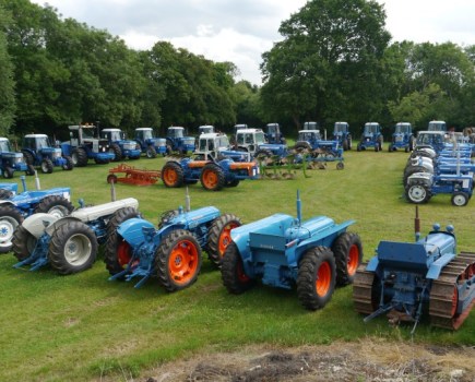 Classic-Fords-expected-to-fetch-over-Lb500-000-9153825_0