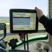 Increased-flexibility-for-John-Deere-AutoTrac-9137589_1