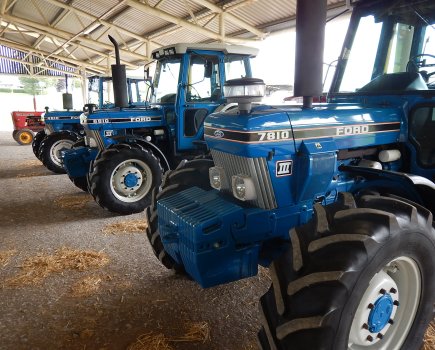 Ford 7810