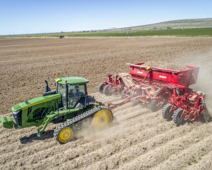 12-row_planter_pic_2