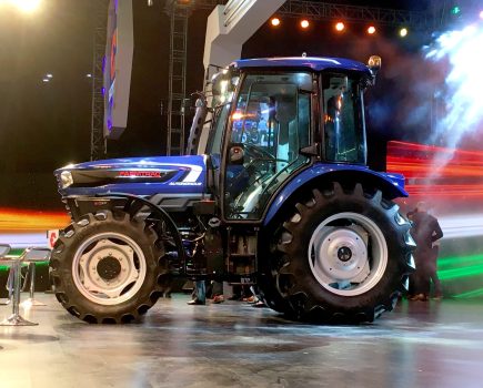 pic_9_escorts_concept_tractor