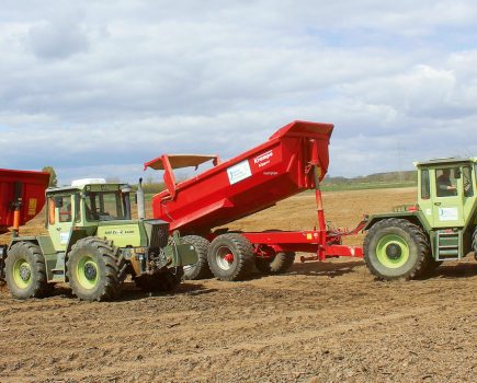 Dump trailers