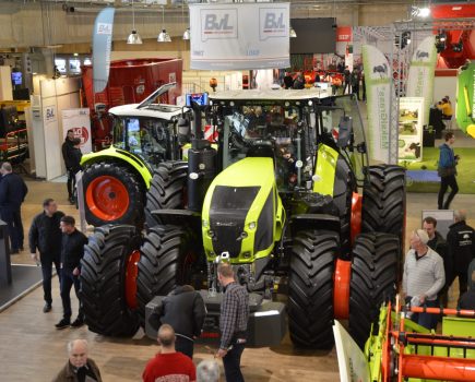agromek_tractors_1_ron5697