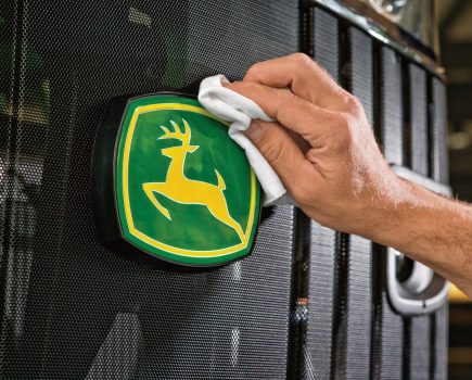 john_deere_interbrand_ranking_2018_002