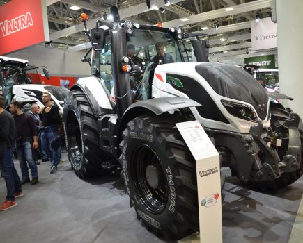 profi_web_valtra_ron4076