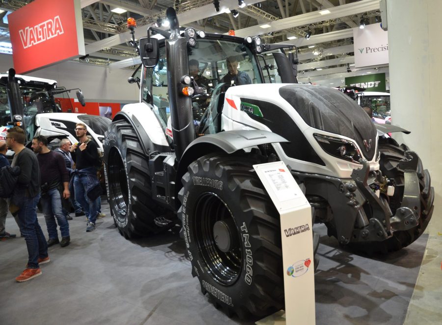 profi_web_valtra_ron4076