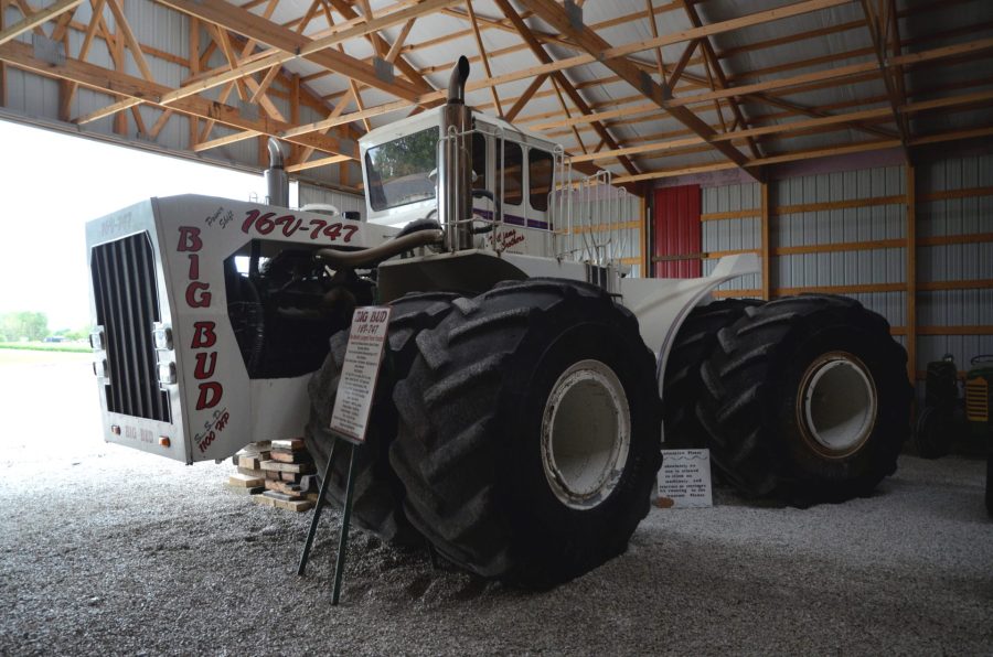 big bud 747, big metal, most powerful tractor,