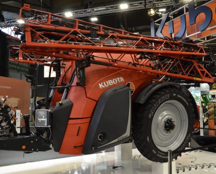 kubota_trailed_sprayer
