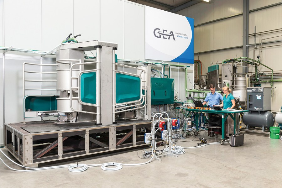 GEA Monobox milking robot tested
