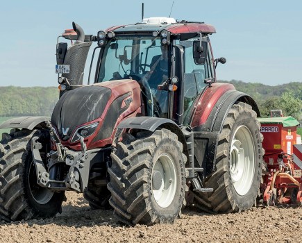 profi-oct-2018_12_valtra_t254_versu_tractor