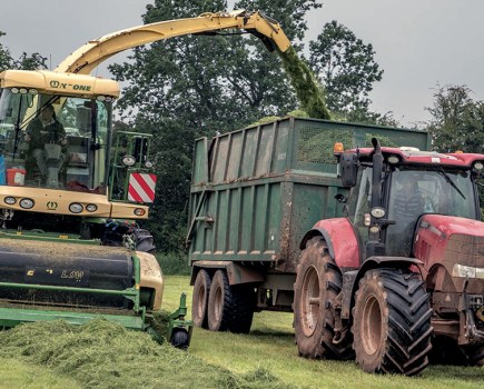 profi_sep_70_dairy_farmer_runs_own_forager
