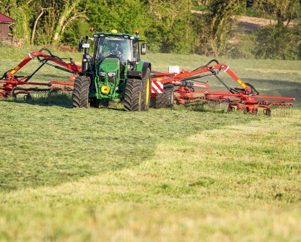 010-018_tt_john_deere_6120m