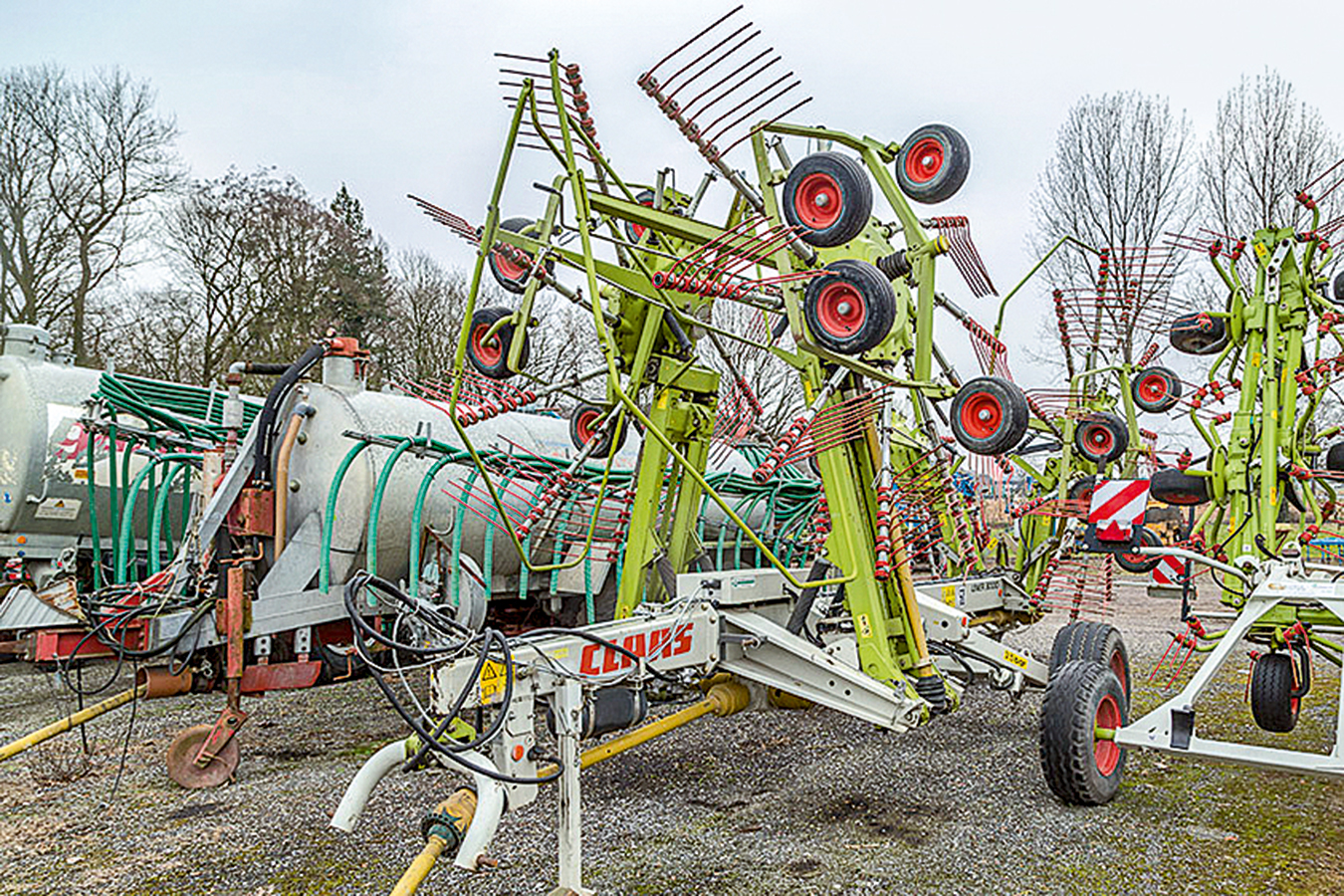 Claas Liner 3000, 3500 and 3600 four-rotor rakes: Big used rake for ...