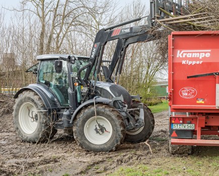020-025_tt_valtra_