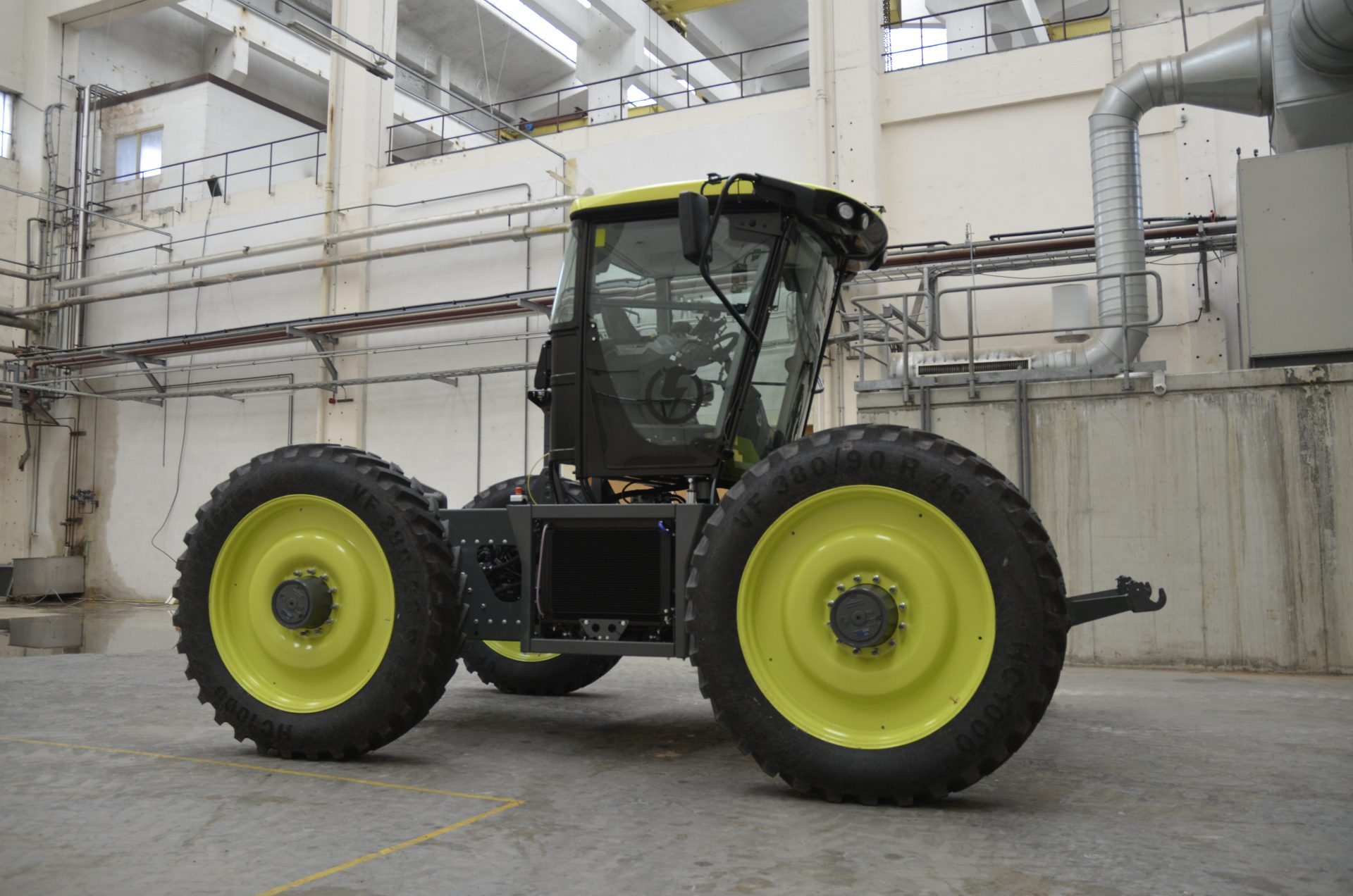 Electric Ox ready for action Profi