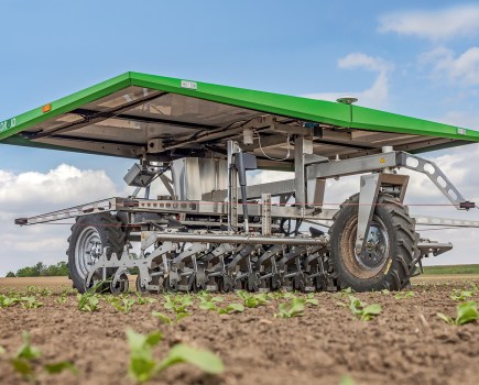 066-069_technical_farmdroid