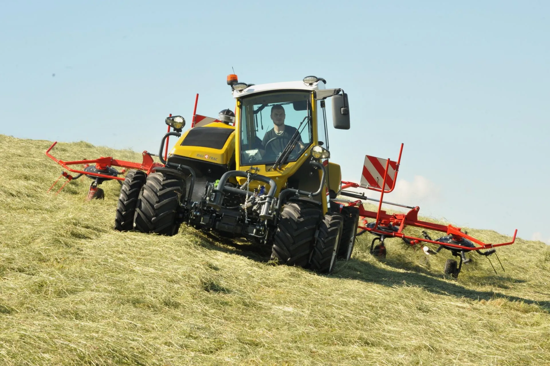 Auto-level tractor cab - Profi