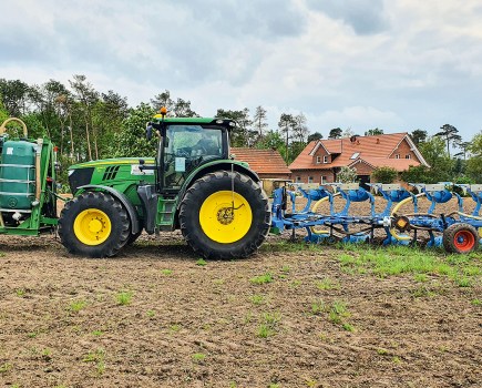 076-079_slurry_plough