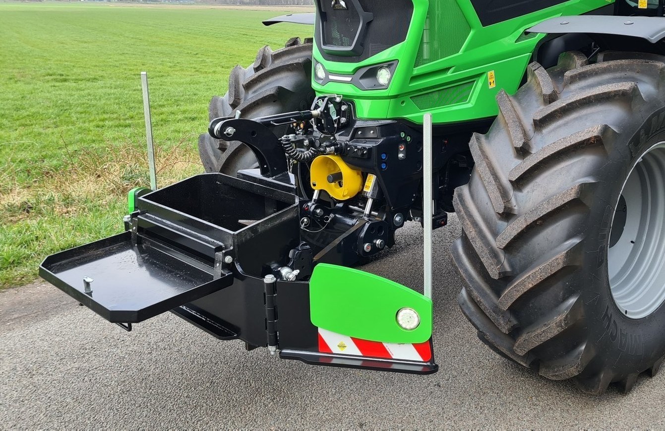 Tractor bumper/weight with storage box - Profi
