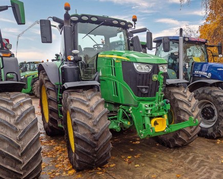 064-071_um_john_deere