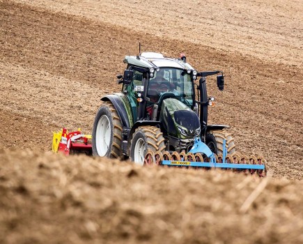 012-019_tt_valtra_g135