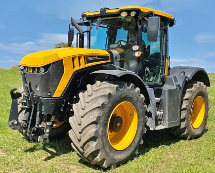 058-064_um_jcb_fastrac_4220