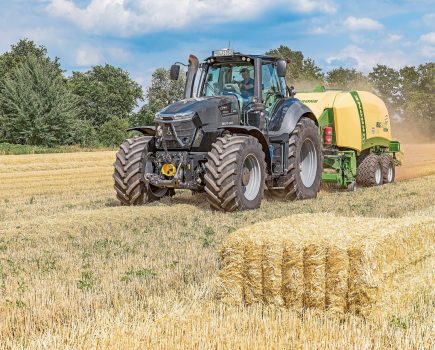 Deutz-Fahr Traktor 6135 C RVSHIFT @ Janson Landtechnik